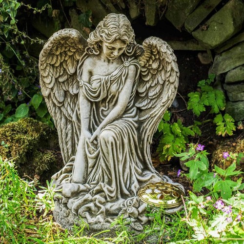 Beautiful large angel memorial - beautiful,